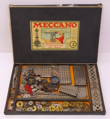 Lot 1155 - A Meccano 1920s no.3 outfit housed in the...