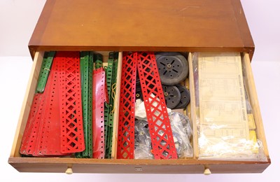 Lot 1160 - A late issue Meccano six drawer dealers...