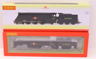 Lot 508 - A Hornby 00 gauge R 3717 Merchant Navy Class...