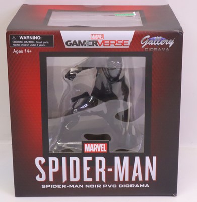 Lot 233 - Diamond Select Toys Gallery Diorama Marvel PVC...