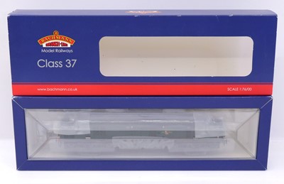 Lot 389 - A Bachmann 00 gauge Class 37 diesel loco in BR...