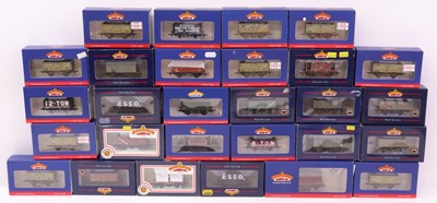 Lot 414 - One tray containing various Bachmann 00 gauge...