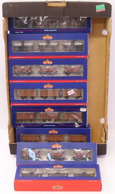 Lot 403 - A collection of Bachmann 00 gauge wagon triple...