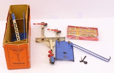 Lot 189 - Two Hornby 0-gauge ‘Control System’ signals in...