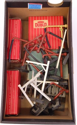 Lot 578 - Mainly Hornby-Dublo accessories: 4 x 5040...