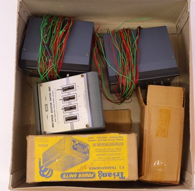 Lot 189 - Switch units & control items: ECM Compspeed...