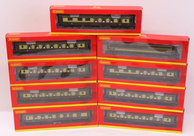 Lot 527 - One tray containing 9 Hornby 00 gauge,...
