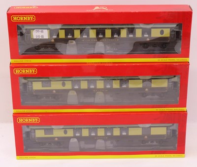Lot 528 - Three Hornby 00 gauge Brighton Belle Central...
