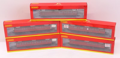 Lot 529 - Five post-2015 release Hornby 00 gauge Gresley...