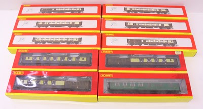Lot 646 - One tray containing various Hornby 00 gauge...