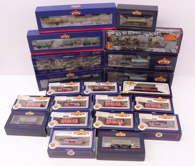 Lot 658 - One tray containing various Bachman 00 gauge...