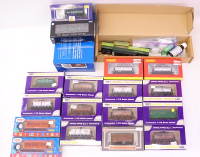 Lot 629 - One tray containing various 00 gauge wagons to...
