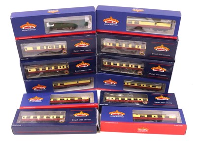 Lot 416 - One tray containing various Bachmann 00 gauge...