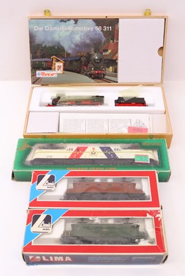 Lot 38 - A HO gauge locomotive group, to include a Lima...