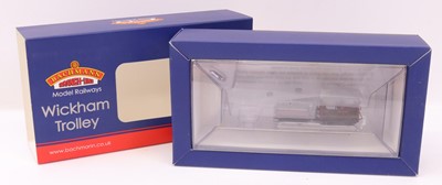 Lot 399 - A Bachmann 00 gauge Wickham trolley with...