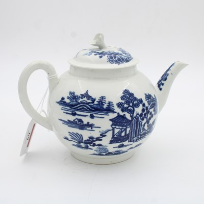 Lot 69 - An 18th century Worcester porcelain teapot,...