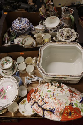 Lot 97 - A collection of ceramics, to include a Samson...