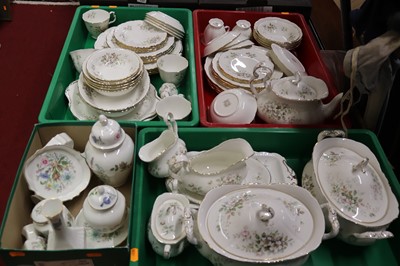 Lot 101 - A collection of Royal Albert 'Haworth' pattern...