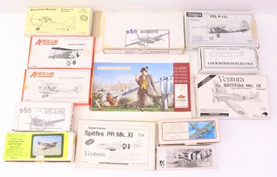 Lot 386 - A box containing 12 resin kits to include a...