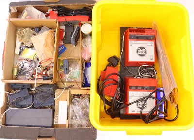 Lot 139 - Two boxes containing various G gauge...