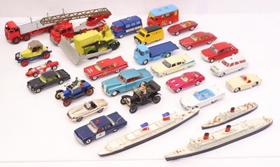 Lot 870 - Tray containing a collection of Dinky and...