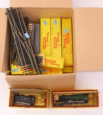 Lot 211 - A collection of Triang TT3 items: T91 Windsor...