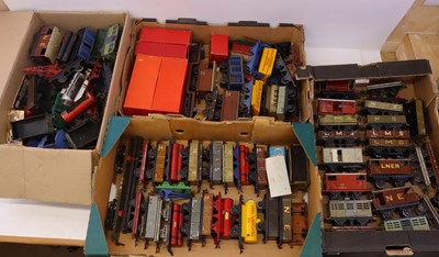 Lot 120 - Four trays containing various Hornby 0 gauge...