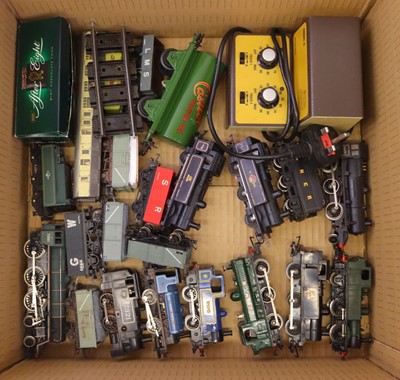 Lot 126 - Mixed collection of 00 gauge, to include an...