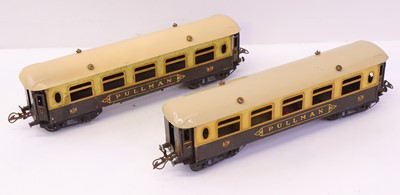 Lot 101 - Two 1927 Hornby No.2 Pullman coaches, brown &...