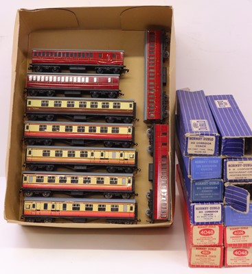 Lot 579 - Hornby-Dublo coaches: 7 x D12 maroon & cream,...