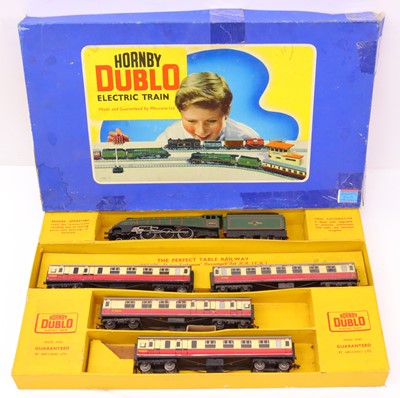 Lot 574 - Hornby-Dublo 3-rail Passenger set P15 ‘The...