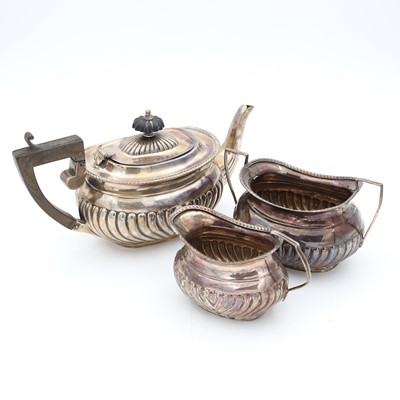 Lot 109 - An Edwardian silver three-piece tea set,...