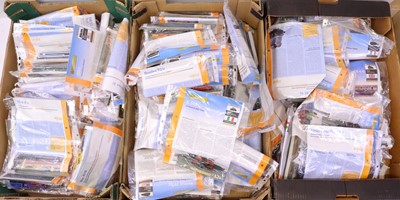 Lot 439 - Three trays containing Delprado static N gauge...
