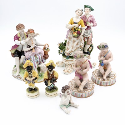 Lot 80 - A pair of early 20th century German porcelain...