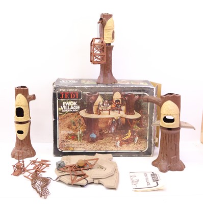 Lot 1030 - Kenner Star Wars Return Of The Jedi Ewok...