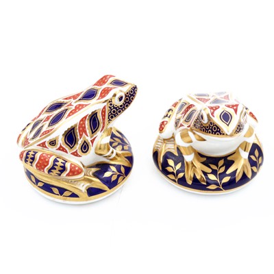 Lot 84 - A pair of Royal Crown Derby porcelain...