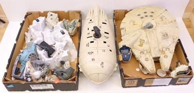 Lot 1092 - 2 trays containing vintage Star Wars vehicles...