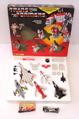 Lot 1005 - Hasbro Transformers G1 1985 Aerialbot Air...