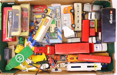 Lot 820 - tray containing boxed or loose and playworn...
