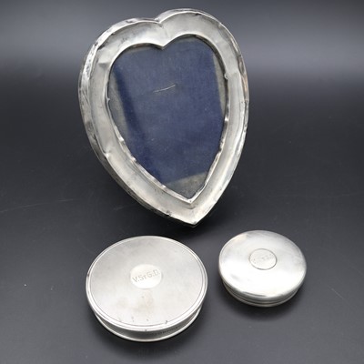 Lot 262 - An Edwardian silver mounted heart-shaped easel...