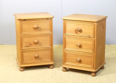 Lot 628 - A pair of contemporary pine round cornered...