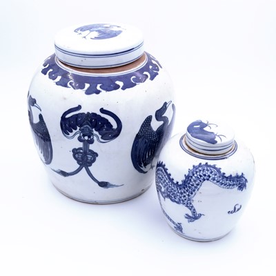 Lot 44 - A reproduction Chinese porcelain blue & white...