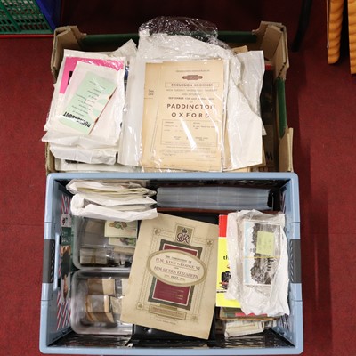 Lot 81 - A collection of paper collectables and...