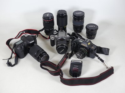 Lot 86 - A collection of cameras and related equipment...