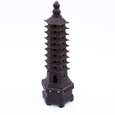 Lot 116 - A reproduction cast metal model of a Japanese...