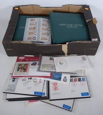 Lot 135 - A collection of Royal Mail first day covers,...