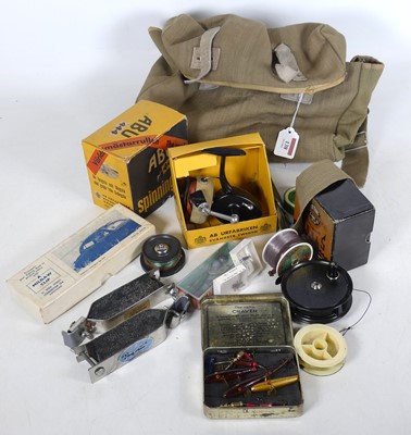Lot 138 - A J.W. Young & Sons Condex fishing reel, boxed,...