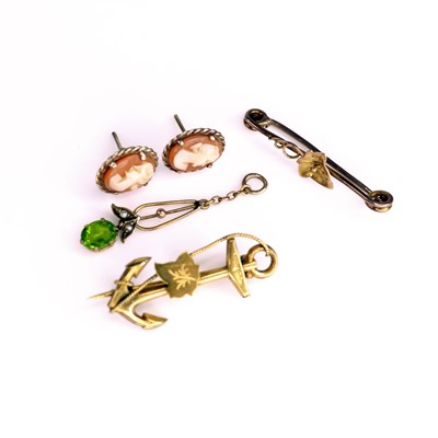 Lot 303 - A 9ct gold anchor bar brooch, 3.3cm, together...