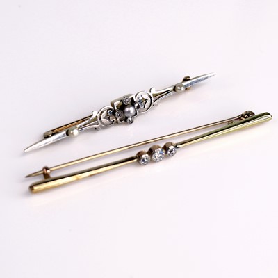Lot 308 - An Edwardian 15ct gold three diamond set knife...