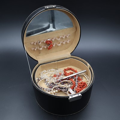Lot 244 - A collection of jewellery and other items, to...